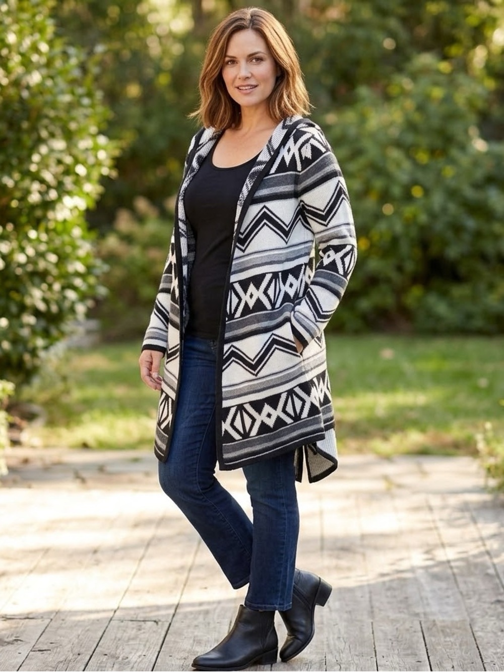 new directions Black & White Geometric Open-Front Cardigan